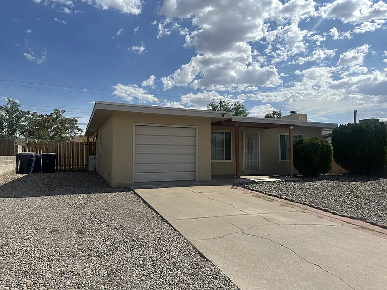 5016 Palo Duro Ave NE — Photo 2