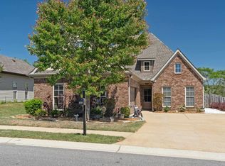 1033 Garnet Dr, Calera, AL 35040