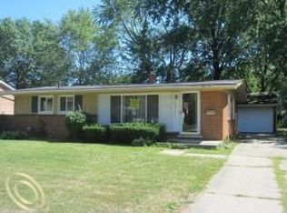 29744 Rambling Rd, Southfield, MI 48076