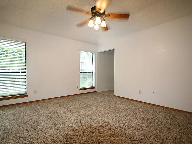 420 Birchwood Ln — Photo 19