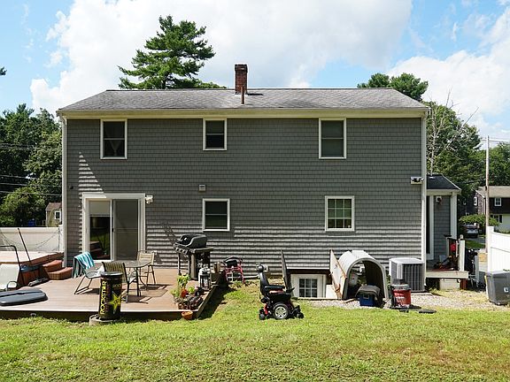 4th image of 492 Kingman St