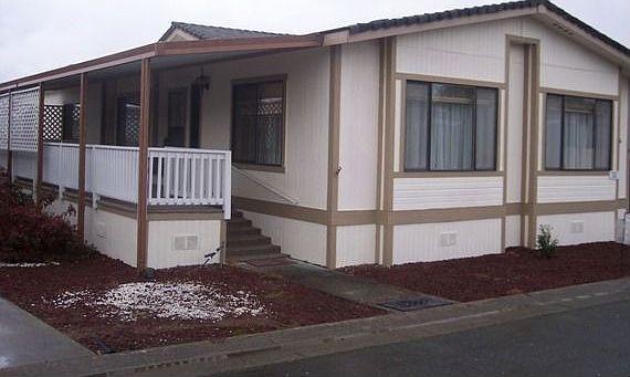 Front of home w/deck