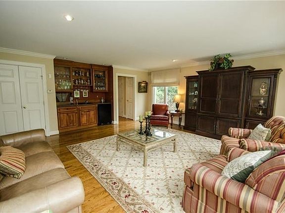 4th image of 6945 Fair Oaks Dr