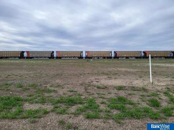 541 Railroad St, Hallam, NE 68368