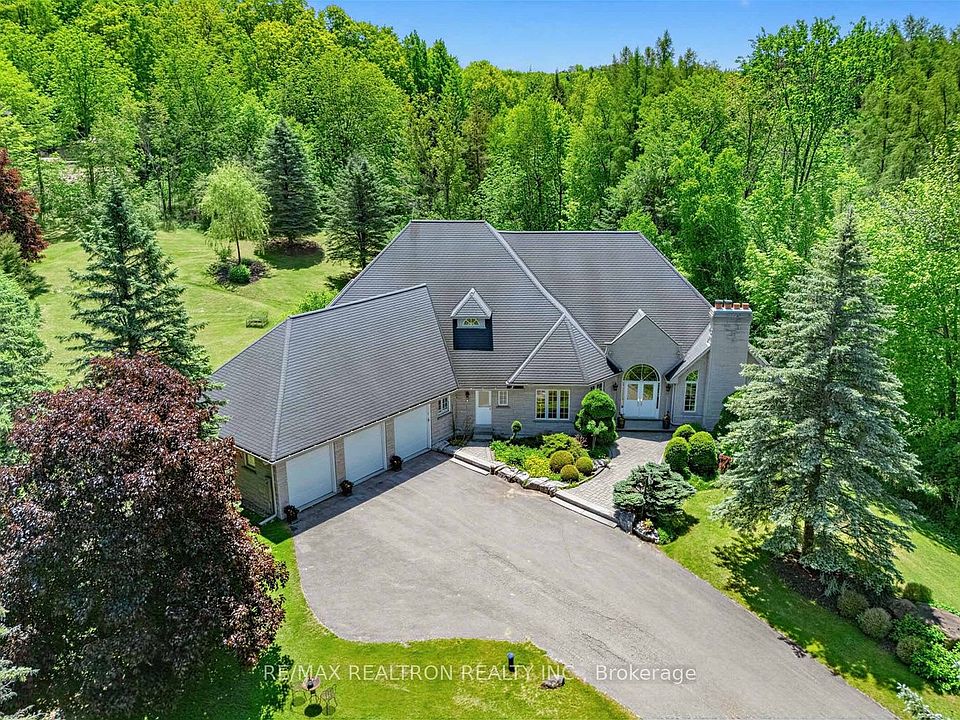 1st image of 7 Gilbert Dr