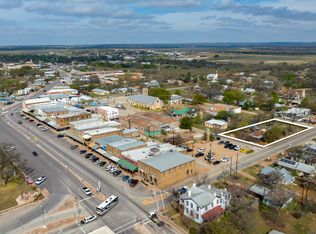 210 N Live Oak St, Mason, TX 76856