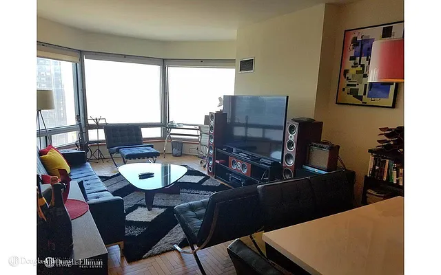 Rented by Douglas Elliman | media 2