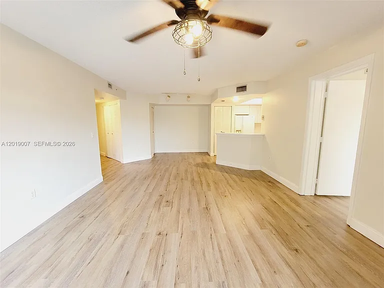 4155 N Haverhill Rd #1415 — Photo 15