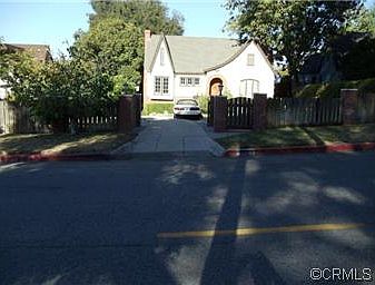 4th image of 3023 Fair Oaks Ave