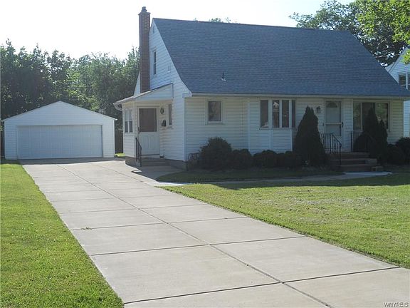 3rd image of 3572 Salisbury Ave