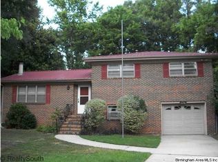 620 Fairlawn Cir, Bessemer, AL 35023
