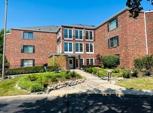 520 Biesterfield Rd APT 117, Elk Grove Village, IL 60007
