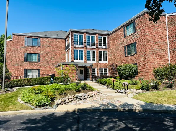 520 Biesterfield Rd APT 117, Elk Grove Village, IL 60007