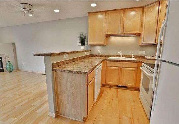 4th image of 4770 Underwood Ln N