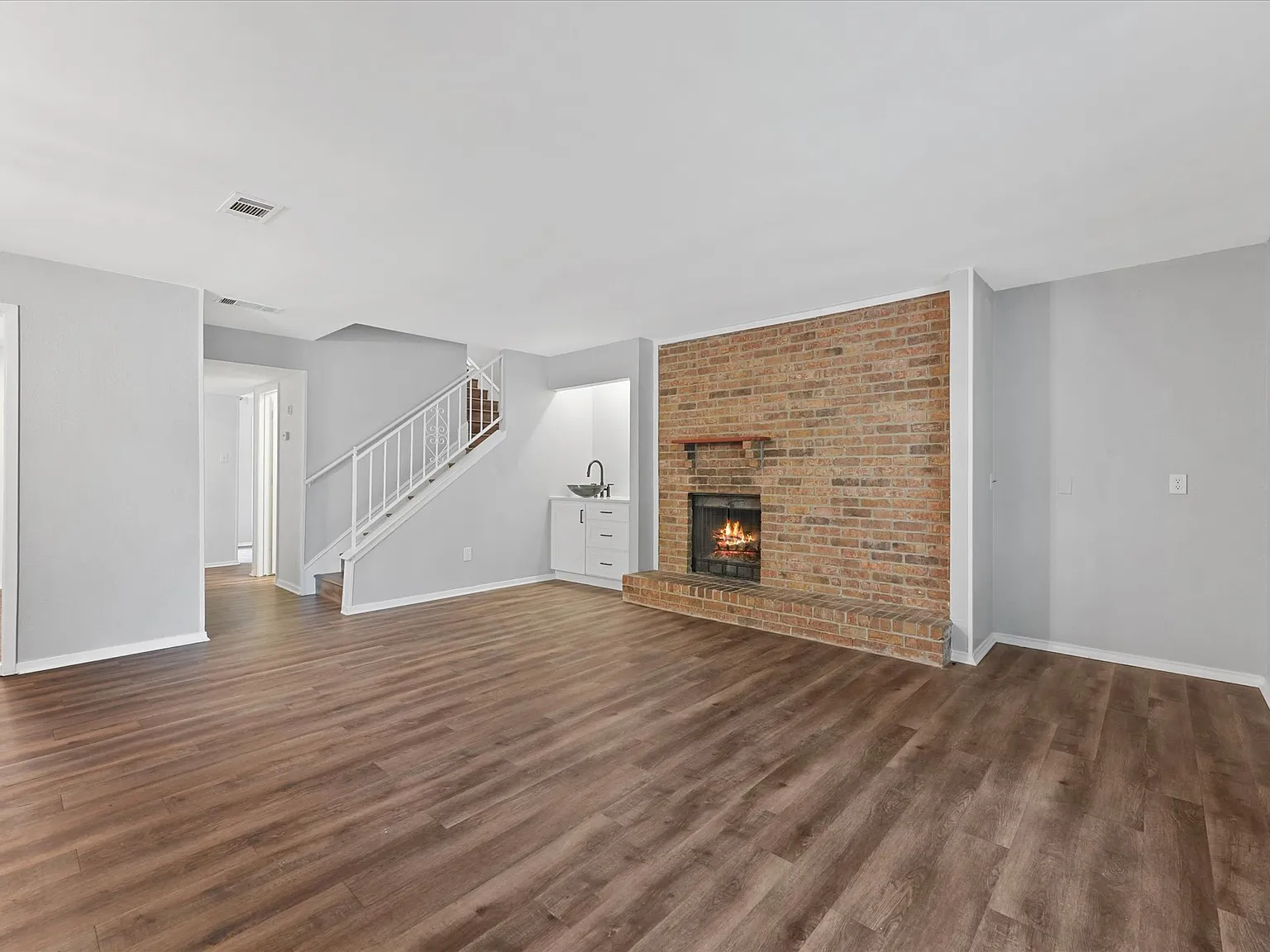 3 bed, 2.5 bath, 1875 sqft, $2,695 — Photo 3