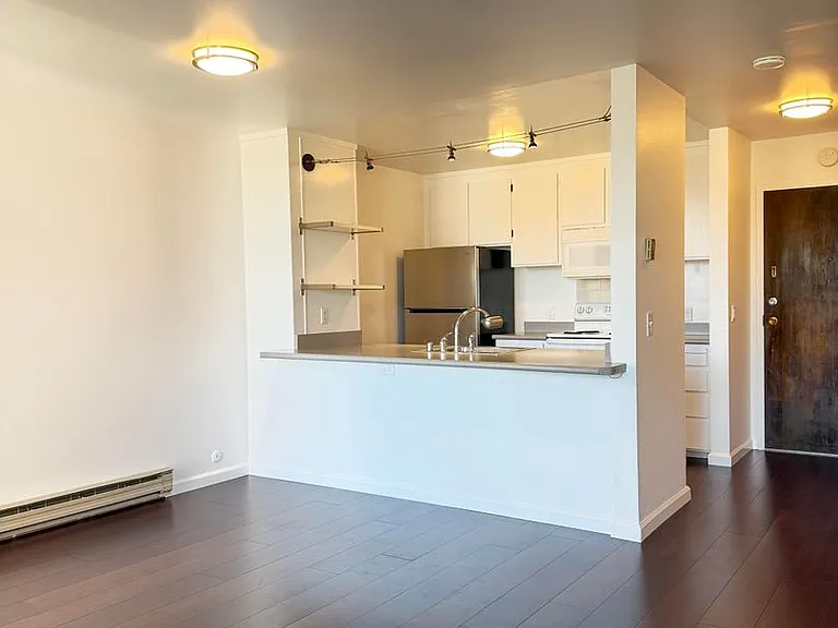2101 Shoreline Dr #254 — Photo 8
