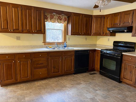 2nd image of 369 Broad Cove Rd