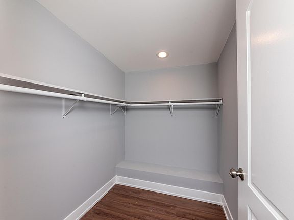 5th image of 1801 W Touhy Ave #2