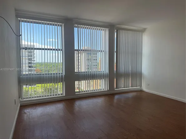 700 Biltmore Way APT 916, Coral Gables, FL 33134