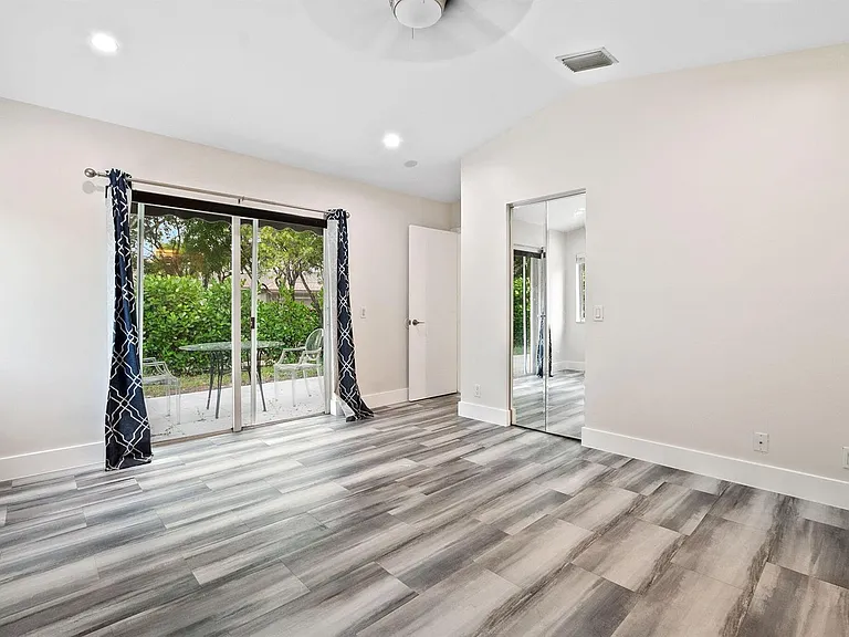 4498 Dogwood Cir — Photo 9