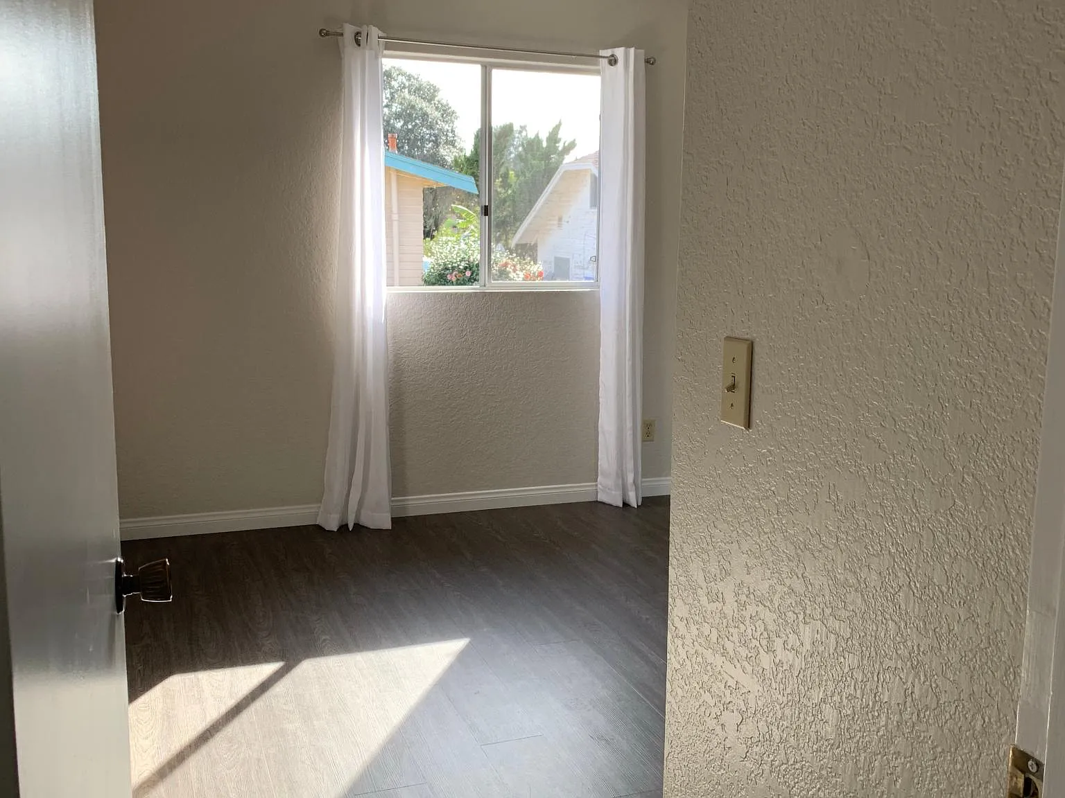 2 bed, 800 sqft, $3,150 — Photo 3
