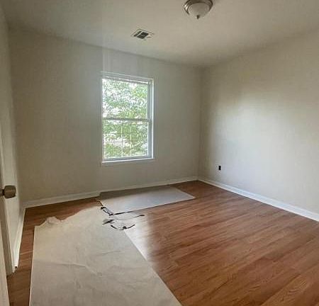 3rd image of 465 S 15th St Floor 2