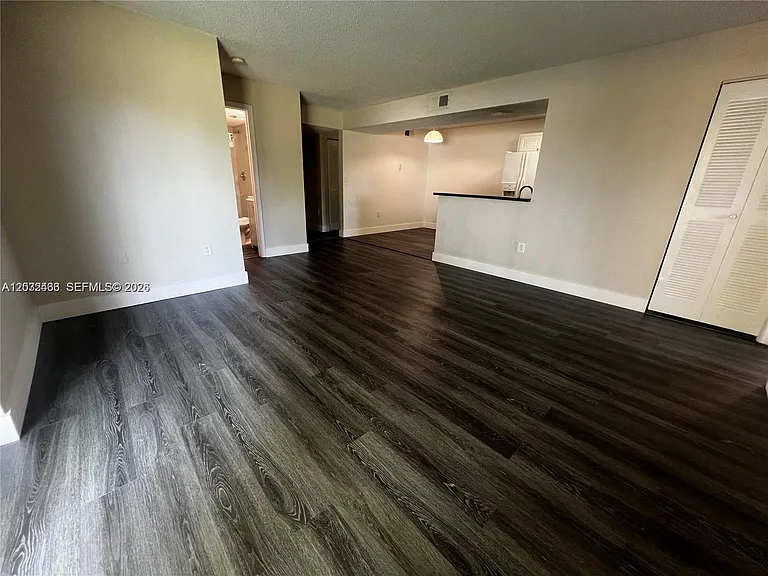 350 Palm Cir W #203 — Photo 5
