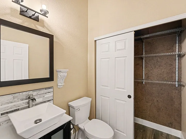 19209 E Dickenson Dr — Photo 8
