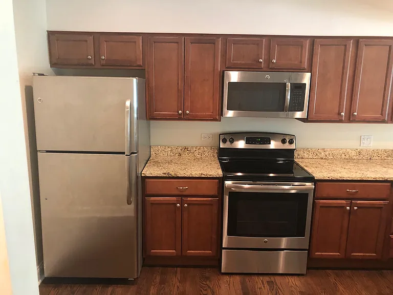 1675 Green Bay Rd #201 — Photo 8