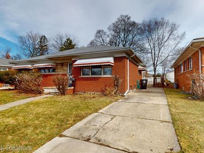 23460 Cloverlawn St, Oak Park, MI, 48237