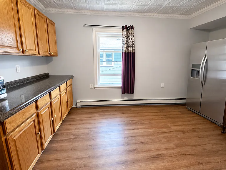39 Montrose St #2 — Photo 6