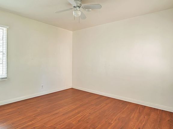 3rd image of 4063 Abourne Rd APT B