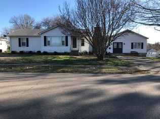 625 W Grant St, Dexter, MO 63841