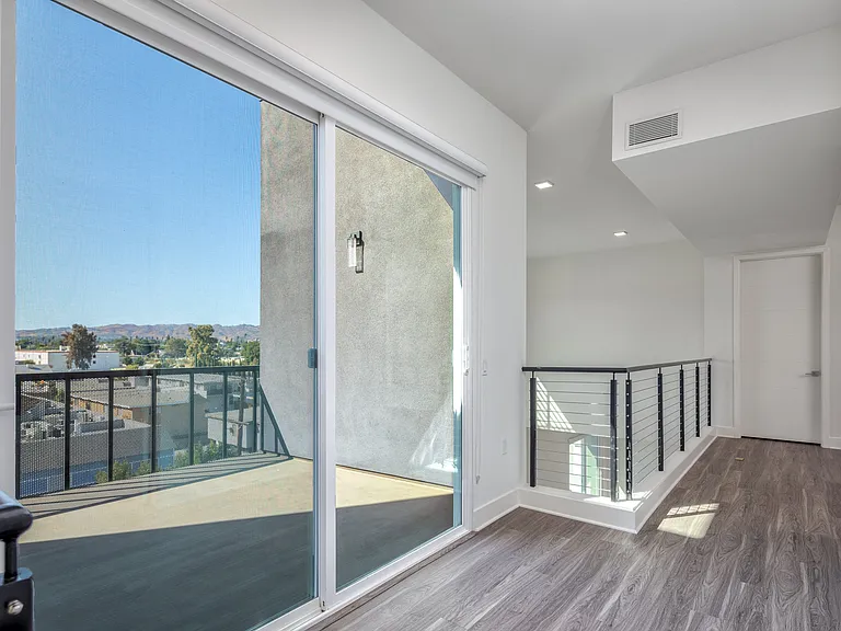 Upstairs Hallway | Penthouse B FOUR