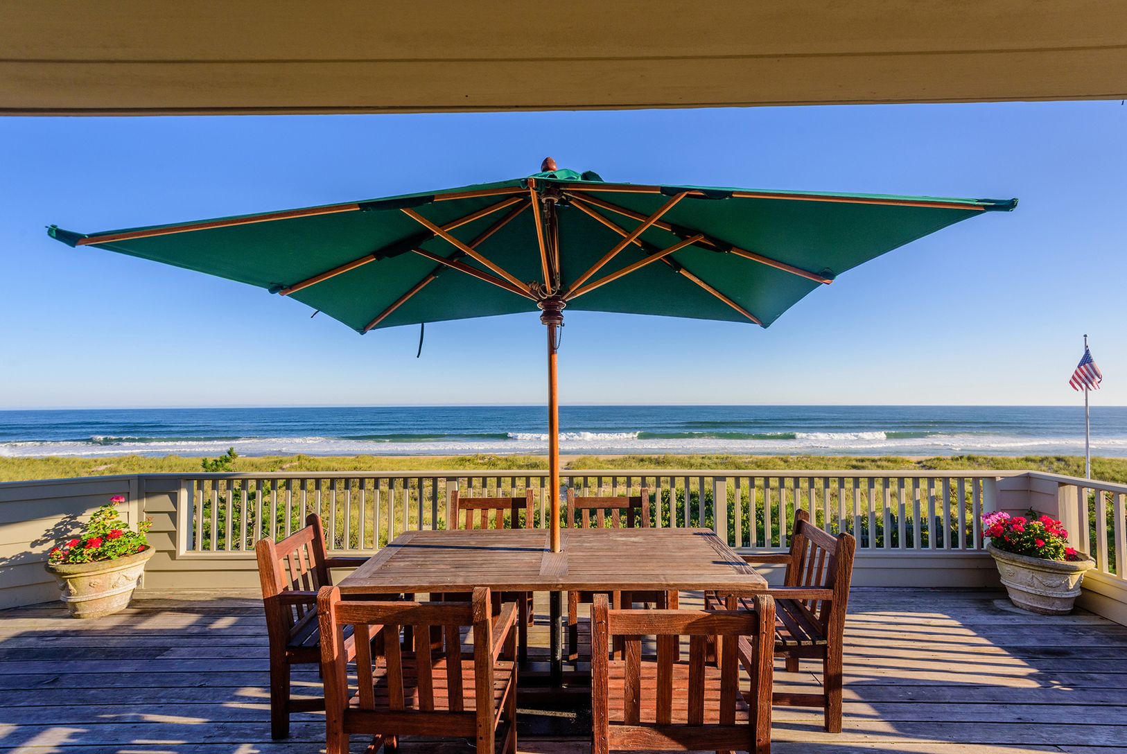  Oceanfront Living