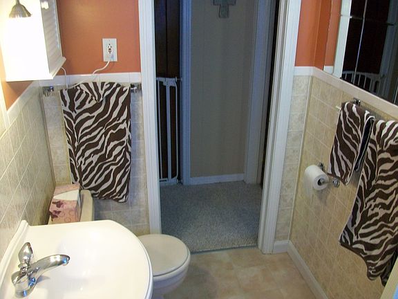 5th image of 200 Northcrest Ave