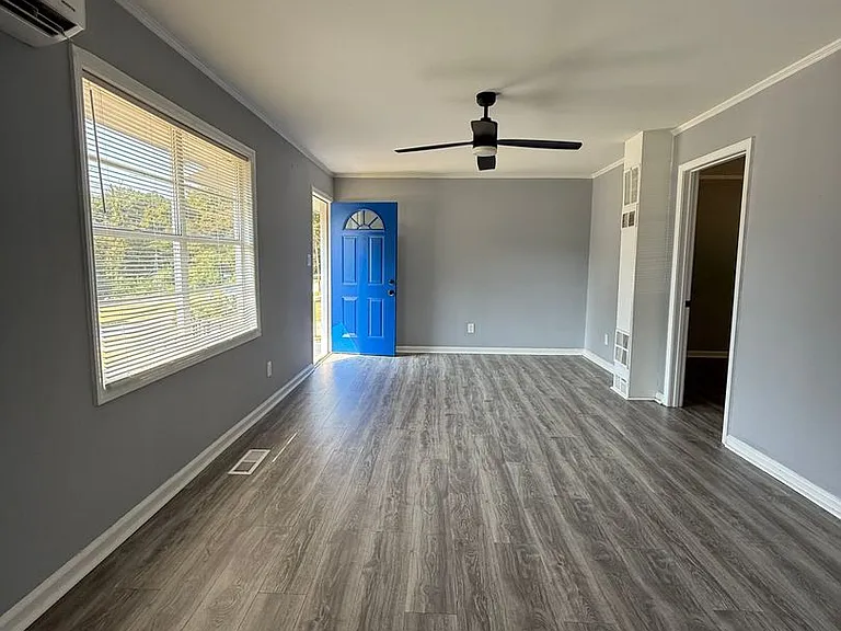 2909 Skyline Dr — Photo 2