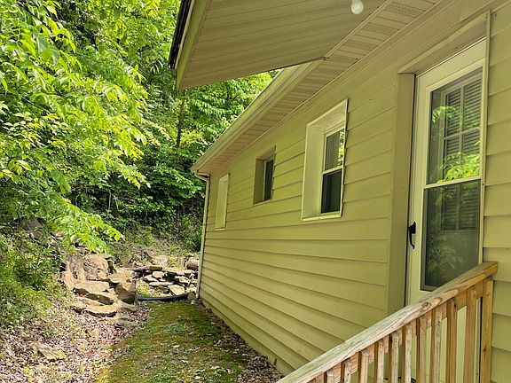 2nd image of 3708 E Shelbiana Rd