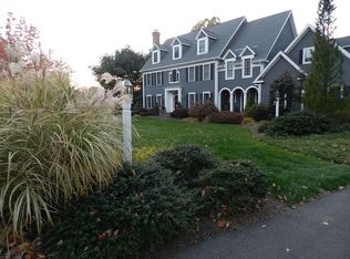 8 Scarborough Rd, Simsbury, CT 06070