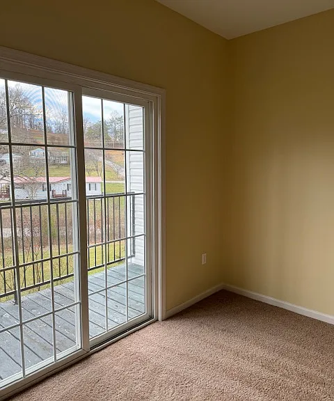 100 Villas Ct #23 — Photo 2