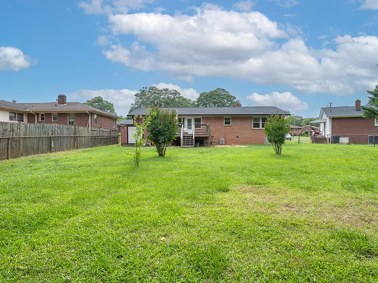 10 Templewood Dr — Photo 5