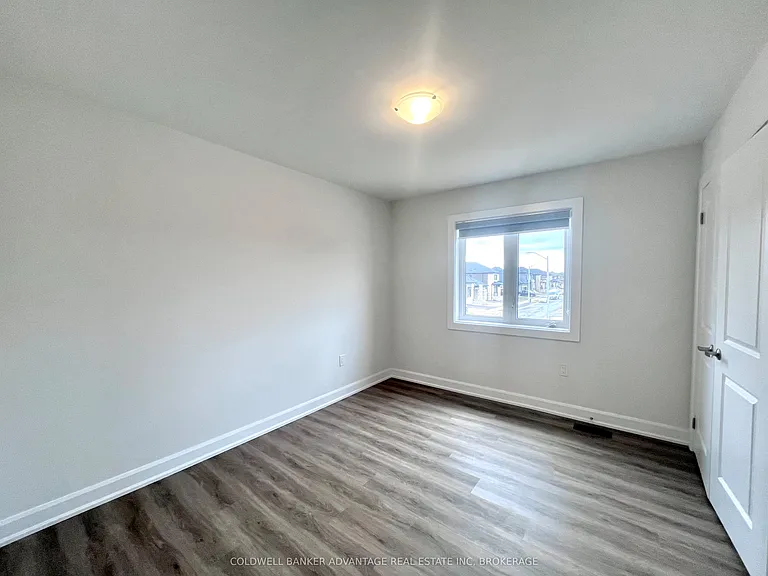714 Daimler Pkwy — Photo 21