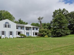 2 Red Oak Ln, Rockaway, NJ 07866