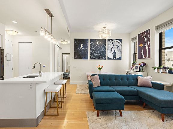 5th image of 4 Beacon Way APT 810