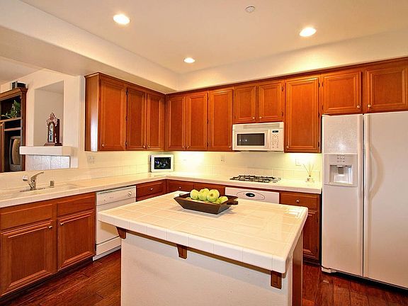 Large eat-in kitchen