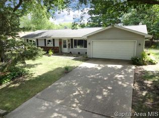 808 Adrian Dr, Sherman, IL 62684