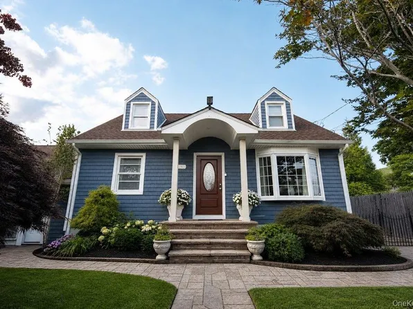 1061 Midland Street, Uniondale, NY 11553