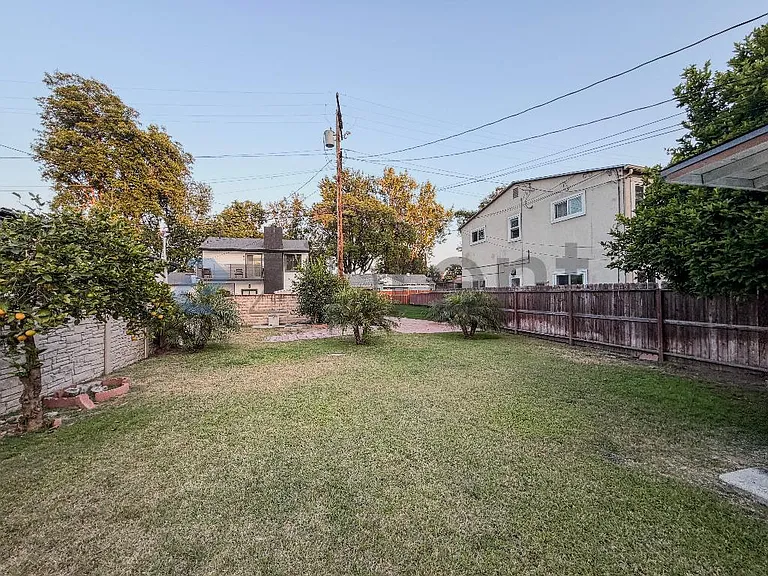 600 Hazel St — Photo 22