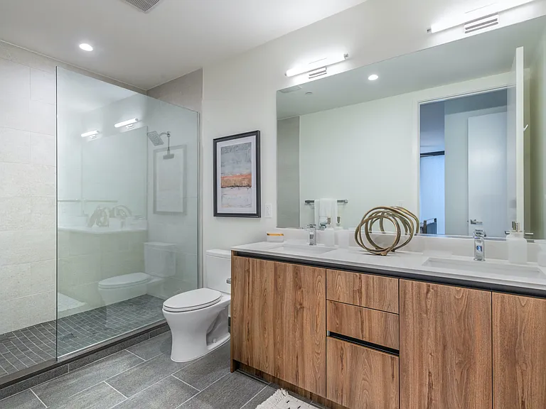 Eastline Residences — Photo 32