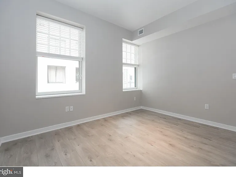 1602 Sansom St #2 — Photo 9